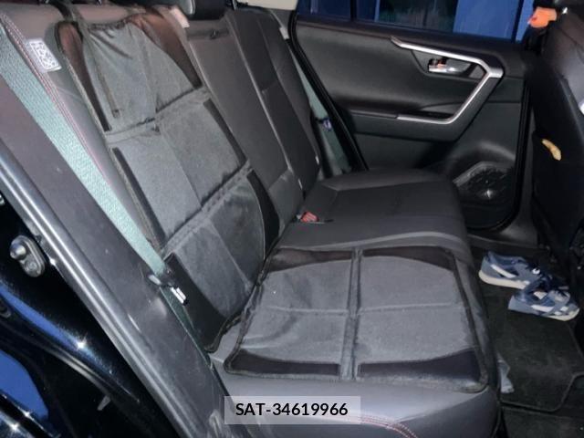 Toyota RAV4 2021-11 7272808-11