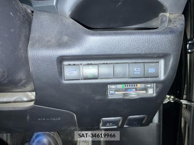 Toyota RAV4 2021-11 7272808-15
