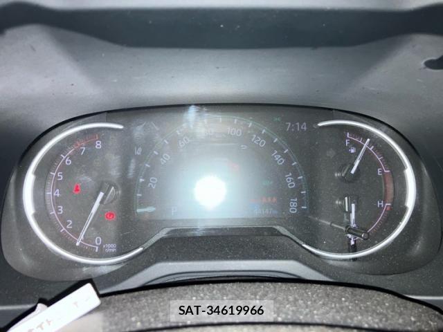 Toyota RAV4 2021-11 7272808-17