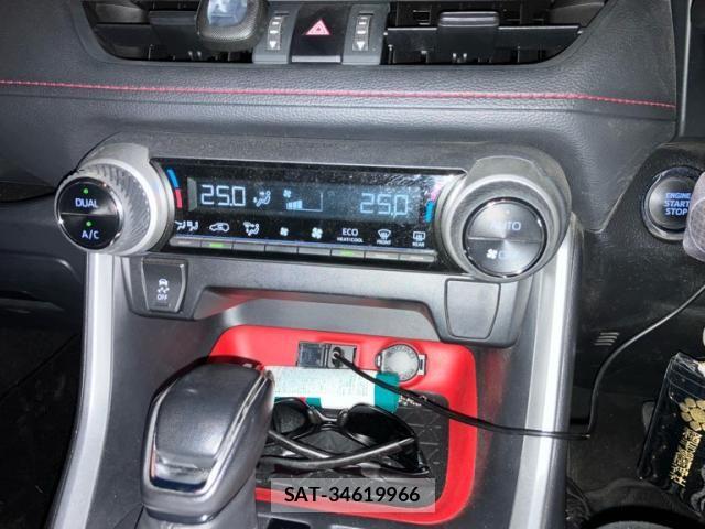 Toyota RAV4 2021-11 7272808-23