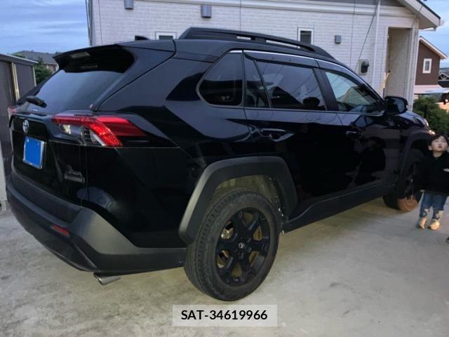 Toyota RAV4 2021-11 7272808-3