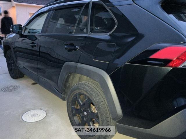Toyota RAV4 2021-11 7272808-4