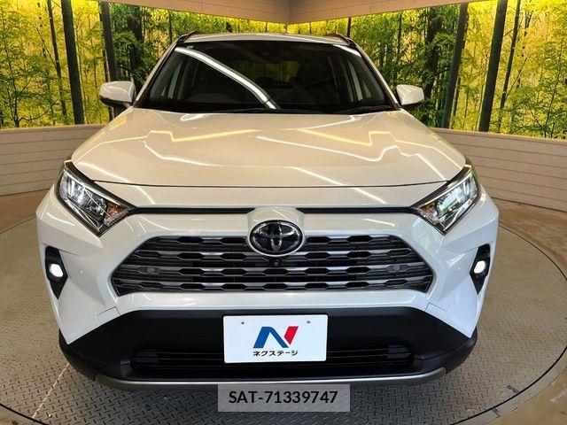 Toyota RAV4 2023-03 7261859-13
