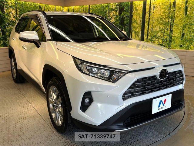 Toyota RAV4 2023-03 7261859-15
