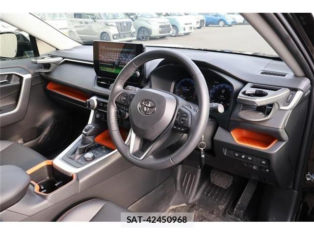Toyota RAV4 2023-11 7261872-9