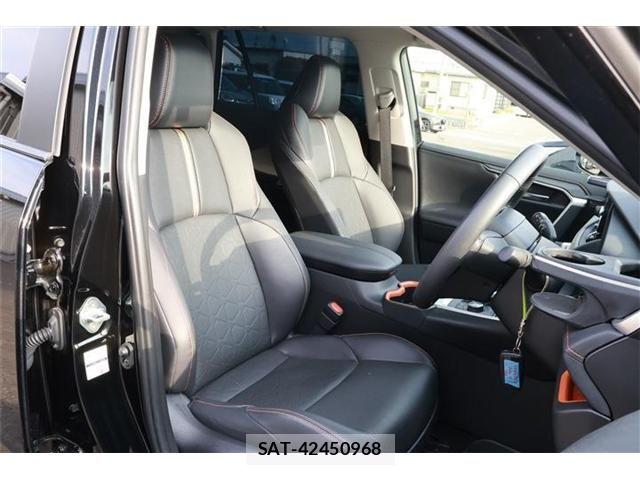 Toyota RAV4 2023-11 7261872-10