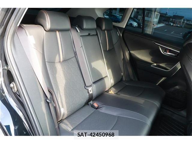 Toyota RAV4 2023-11 7261872-11