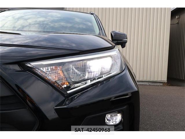 Toyota RAV4 2023-11 7261872-13
