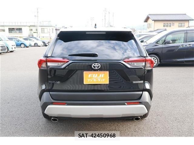 Toyota RAV4 2023-11 7261872-17