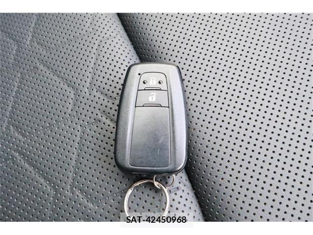 Toyota RAV4 2023-11 7261872-24