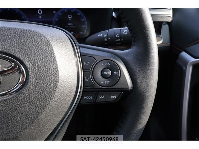 Toyota RAV4 2023-11 7261872-3