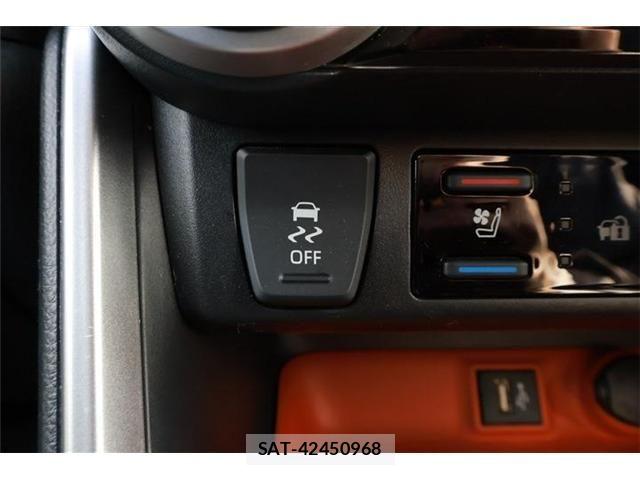 Toyota RAV4 2023-11 7261872-6