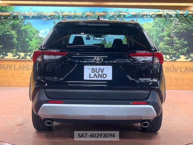 Toyota RAV4 2022-02 7272799-16