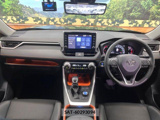 Toyota RAV4 2022-02 7272799-1