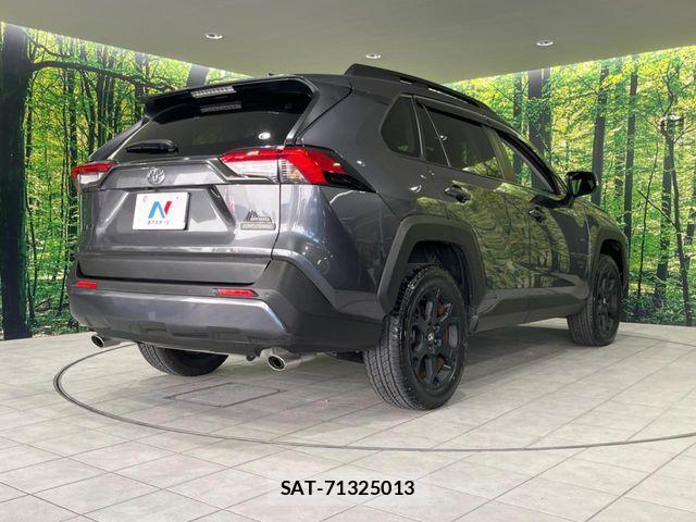 Toyota RAV4 2022-06 7272801-16