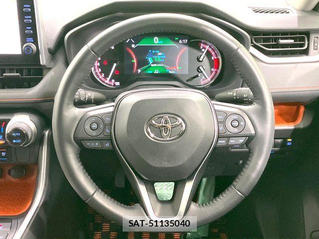 Toyota RAV4 2022-04 7272802-10