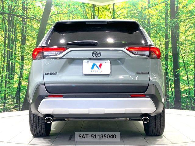 Toyota RAV4 2022-04 7272802-14
