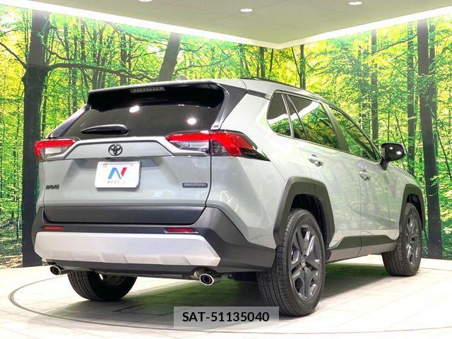 Toyota RAV4 2022-04 7272802-16