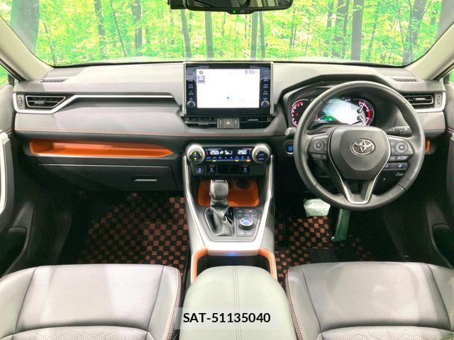 Toyota RAV4 2022-04 7272802-1