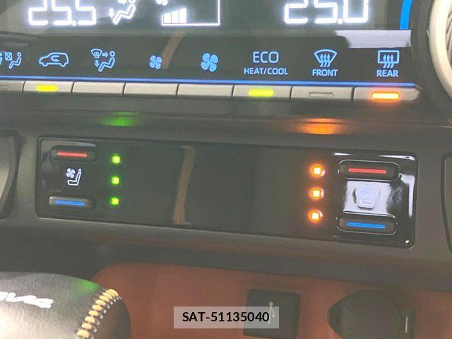 Toyota RAV4 2022-04 7272802-5