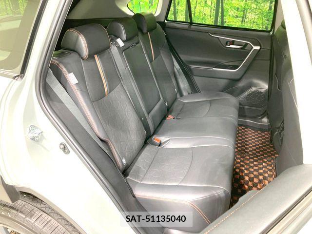 Toyota RAV4 2022-04 7272802-8