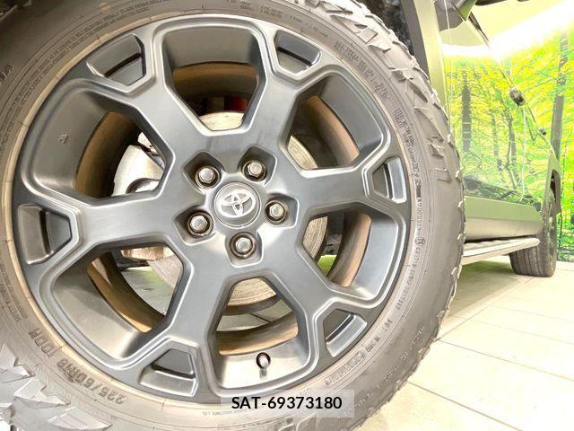 Toyota RAV4 2021-05 7272807-12