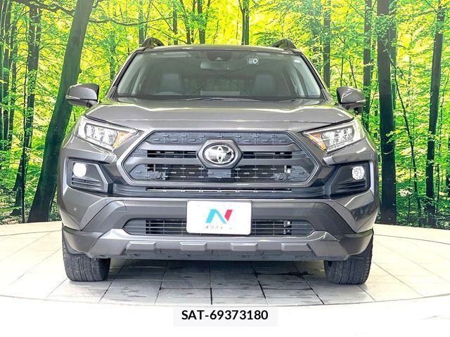 Toyota RAV4 2021-05 7272807-13