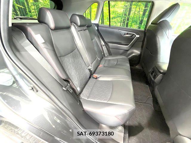 Toyota RAV4 2021-05 7272807-8