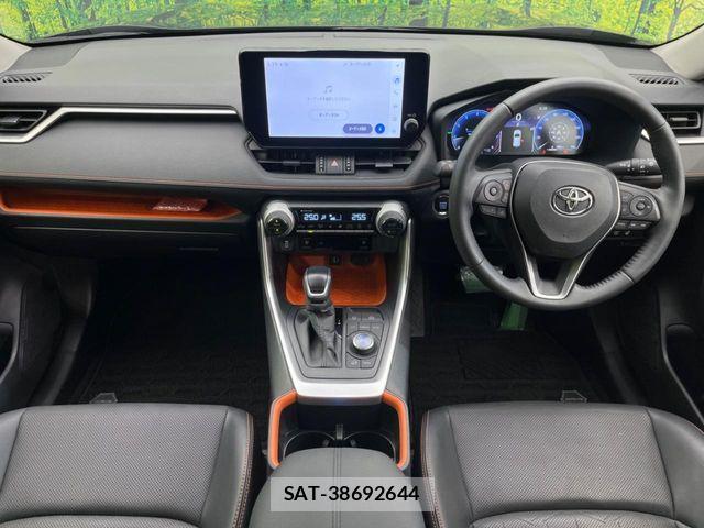 Toyota RAV4 2023-02 7329657-1