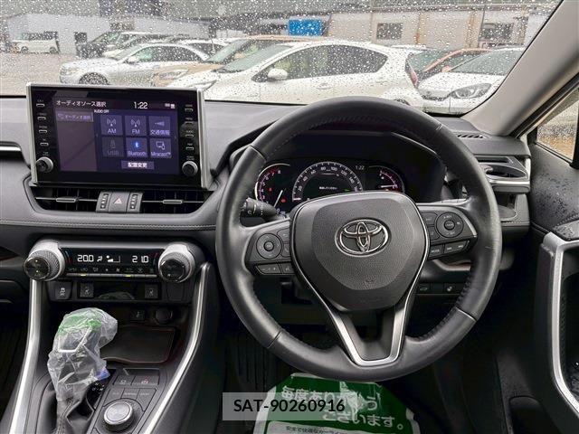 Toyota RAV4 2021-02 7329676-24