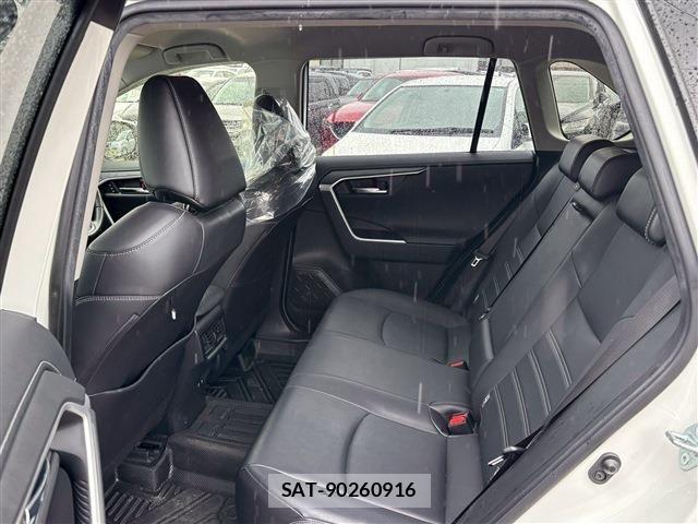 Toyota RAV4 2021-02 7329676-5