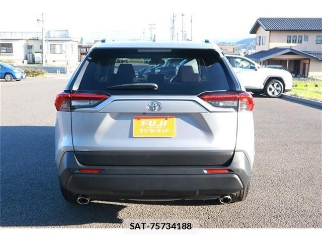 Toyota RAV4 2022-02 7329671-14