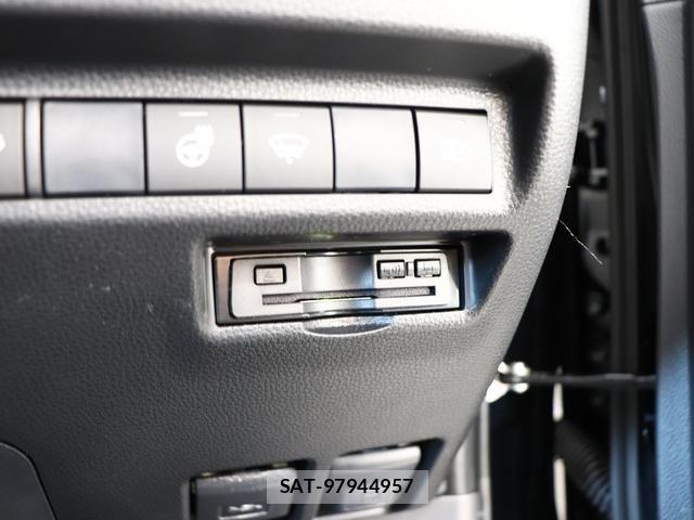 Toyota RAV4 2021-06 7329681-10