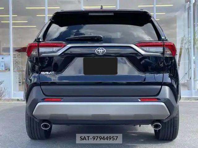 Toyota RAV4 2021-06 7329681-3