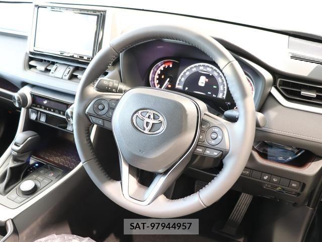 Toyota RAV4 2021-06 7329681-5
