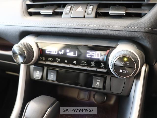 Toyota RAV4 2021-06 7329681-8