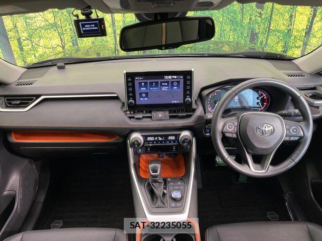 Toyota RAV4 2021-08 7329664-1