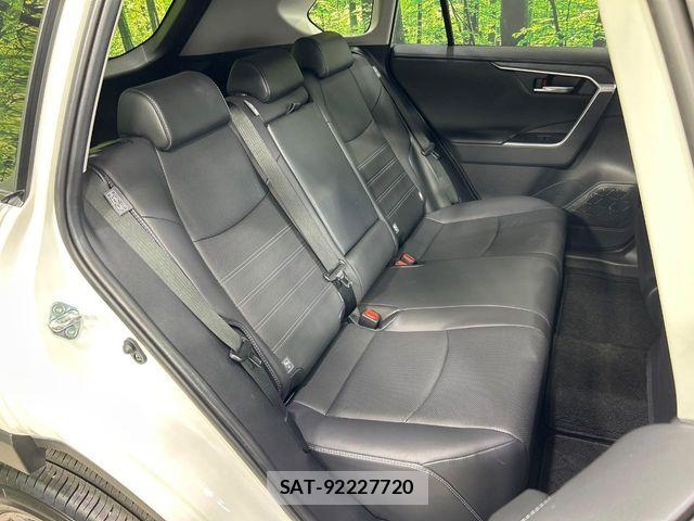 Toyota RAV4 2022-05 7329666-8