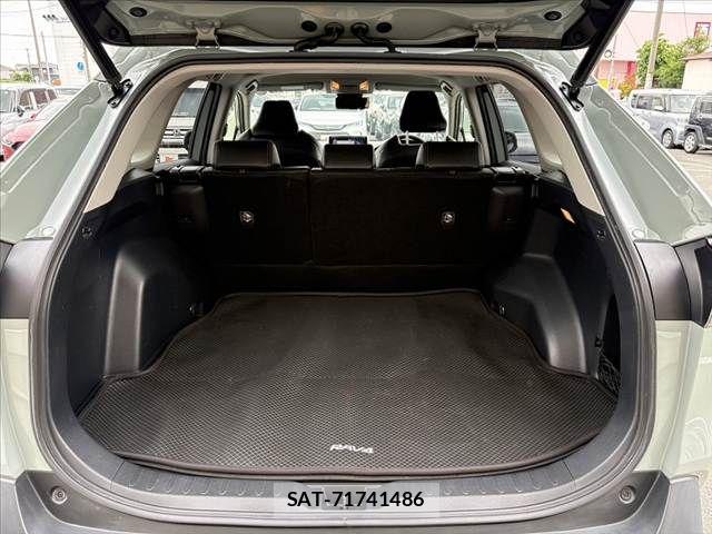 Toyota RAV4 2019-07 7329683-19