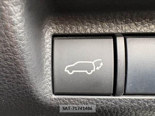 Toyota RAV4 2019-07 7329683-28