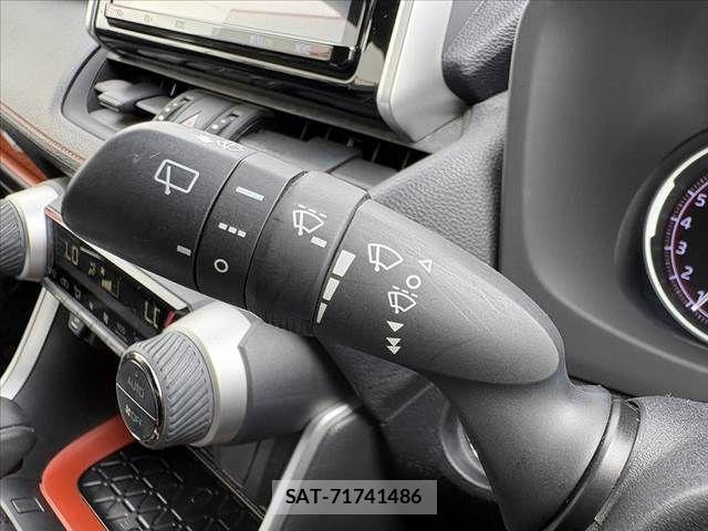 Toyota RAV4 2019-07 7329683-29