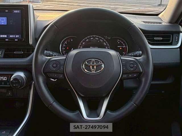 Toyota RAV4 2020-12 7329658-13