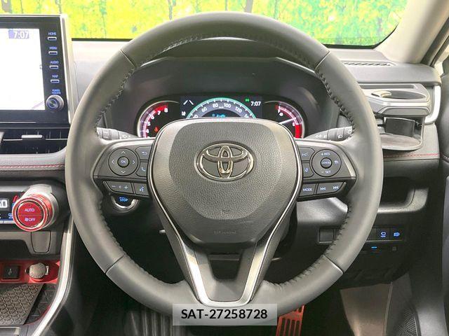Toyota RAV4 2021-08 7329656-10