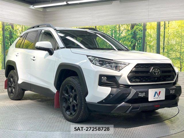 Toyota RAV4 2021-08 7329656-15