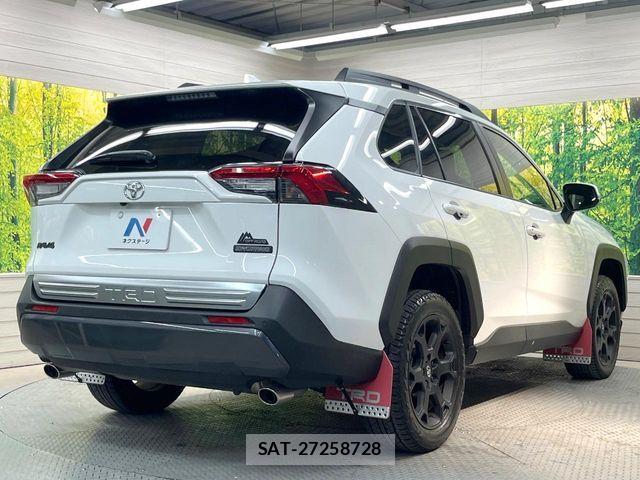 Toyota RAV4 2021-08 7329656-16