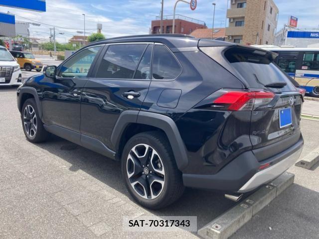 Toyota RAV4 2021-06 7329670-8