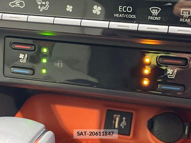 Toyota RAV4 2024-04 7329653-4