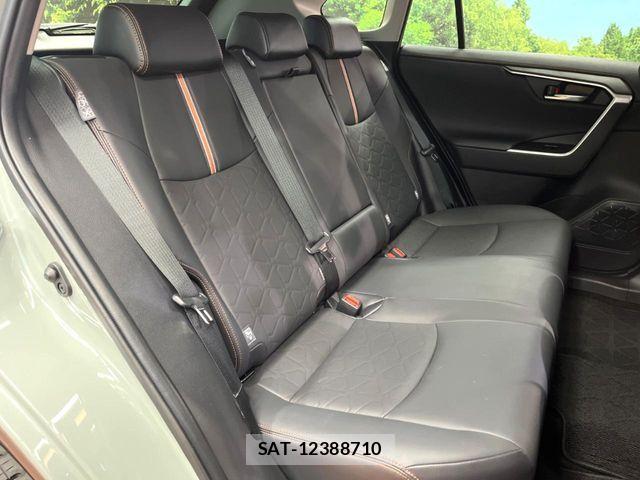 Toyota RAV4 2021-12 7329655-10