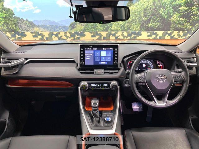 Toyota RAV4 2021-12 7329655-1