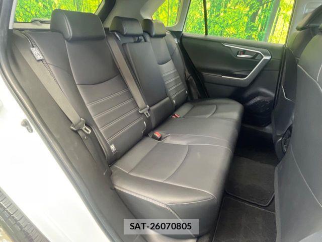 Toyota RAV4 2019-04 7329677-9